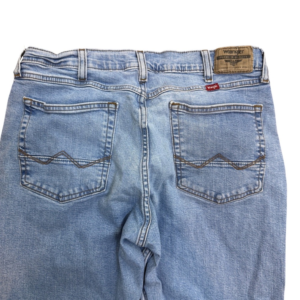 Wrangler Relaxed Bootcut Jeans Mens 36X29 LightWash Denim Western Cowboy Classic - Picture 6 of 12